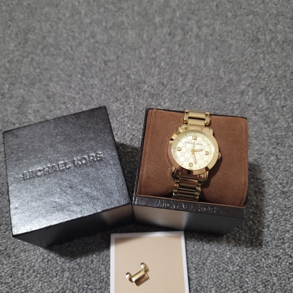 🤎Michael Kors Watch - Picture 5 of 6